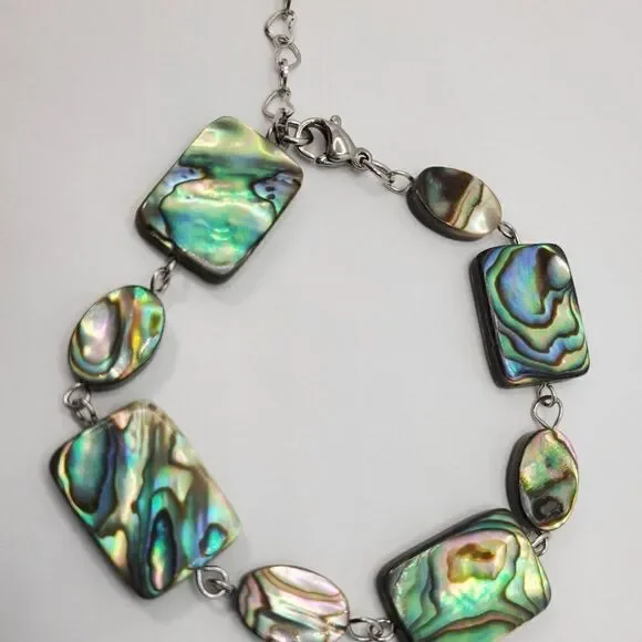 Hand Crafted Natural Shell Jewelry Set - Picture 5 of 15